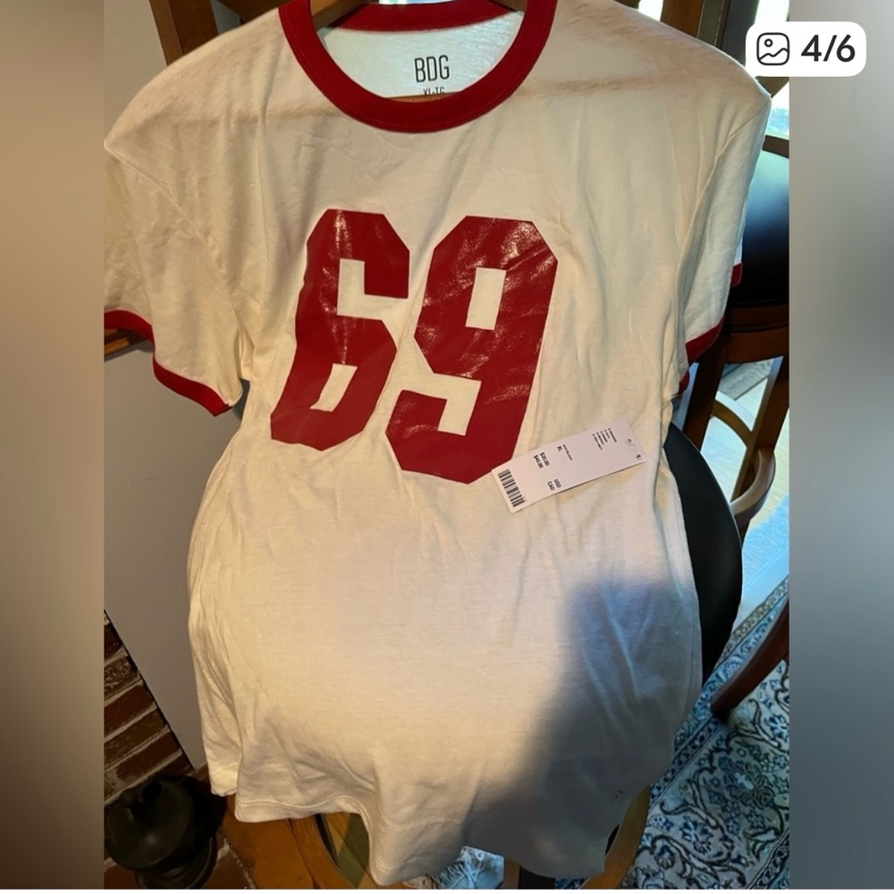 URBAN OUTFITTERS BDG
Cream and Red Number 69
Tee size XL - Picture 2 of 6